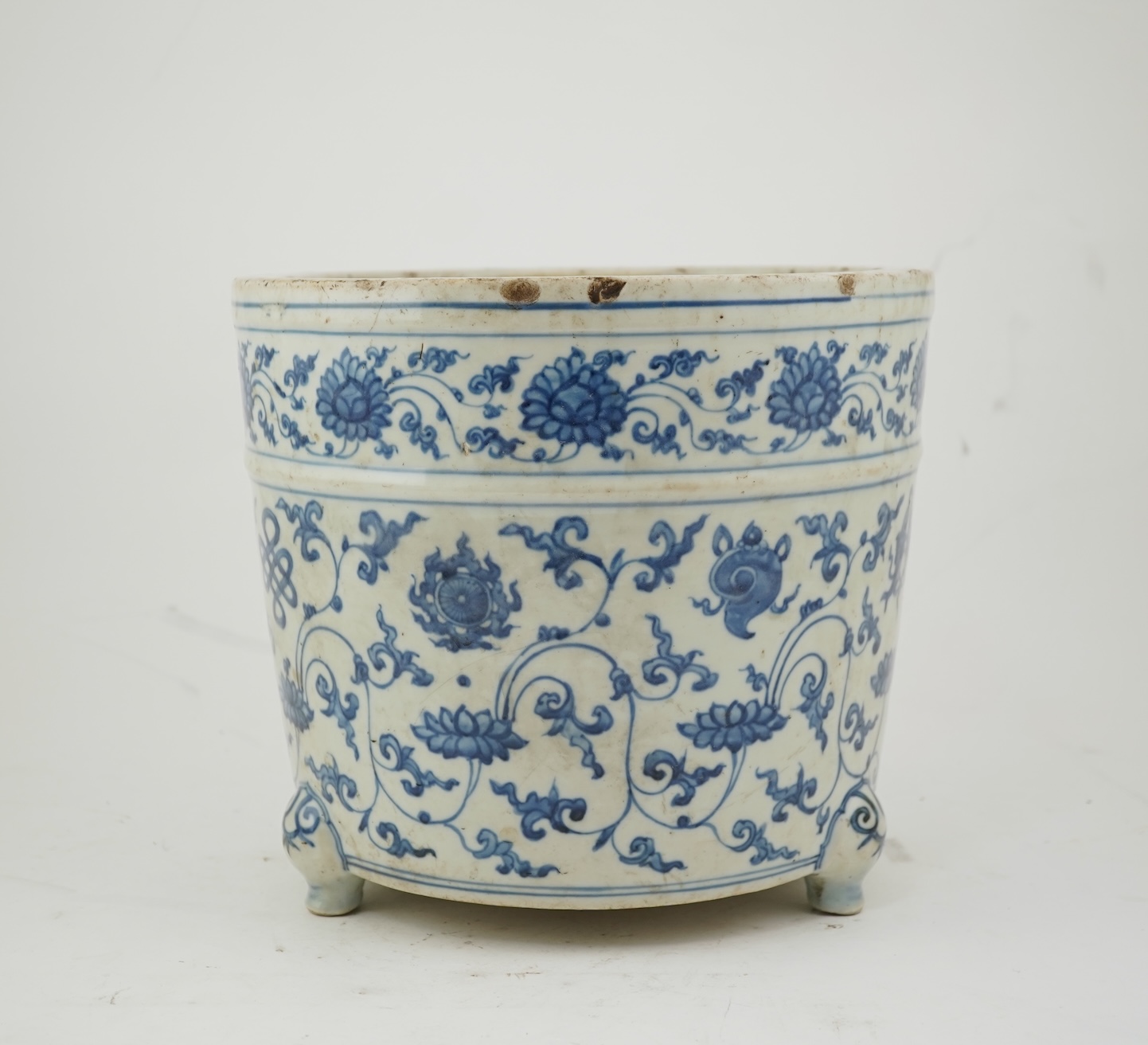 A large Chinese blue and white tripod censer, Ming Dynasty, 16th century